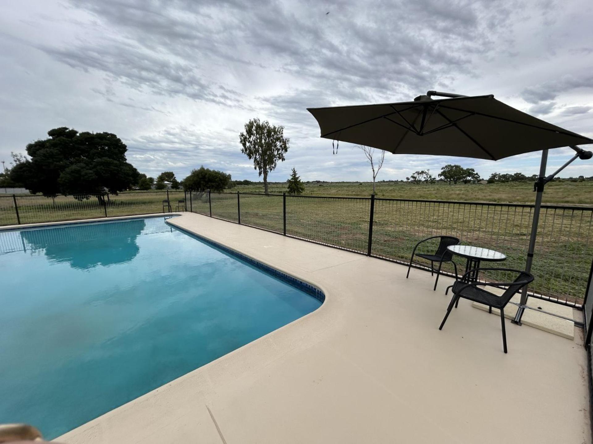 Happy Wanderer Motel Lake Boga On The Lake With Lake Views Exterior photo